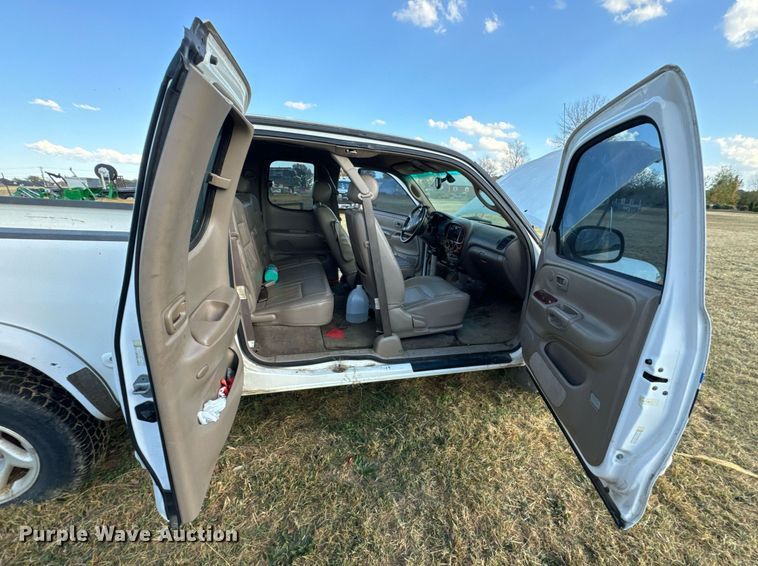 image for item DU9492 2002 Toyota Tundra Access Cab pickup truck