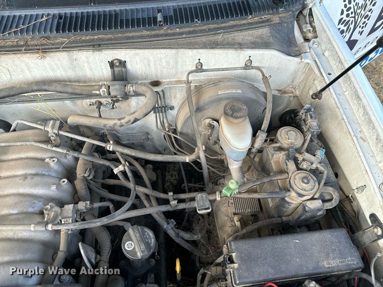 image for item DU9492 2002 Toyota Tundra Access Cab pickup truck