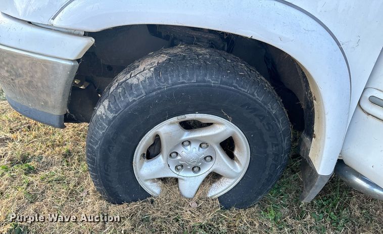 image for item DU9492 2002 Toyota Tundra Access Cab pickup truck