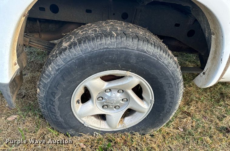 image for item DU9492 2002 Toyota Tundra Access Cab pickup truck