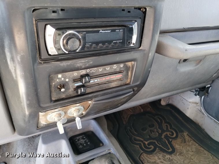 image for item DV6547 1997 Jeep Wrangler Sport SUV