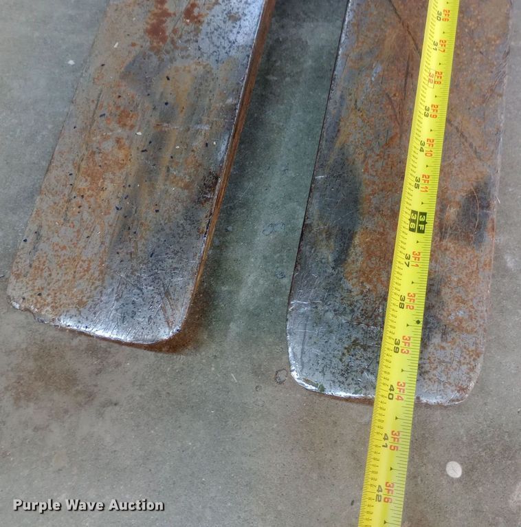 image for item DW0805 Nissan 40 forklift