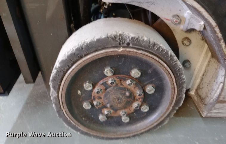 image for item DW0805 Nissan 40 forklift