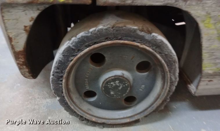 image for item DW0805 Nissan 40 forklift