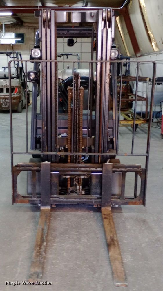 image for item DW0806 Toyota 8FGCU25 forklift