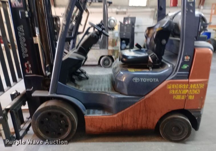 image for item DW0806 Toyota 8FGCU25 forklift