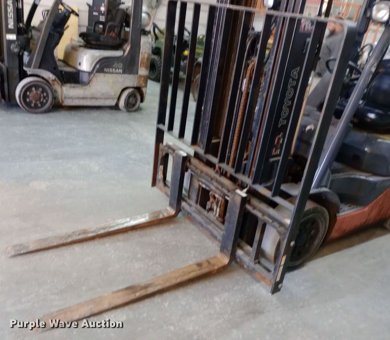 image for item DW0806 Toyota 8FGCU25 forklift