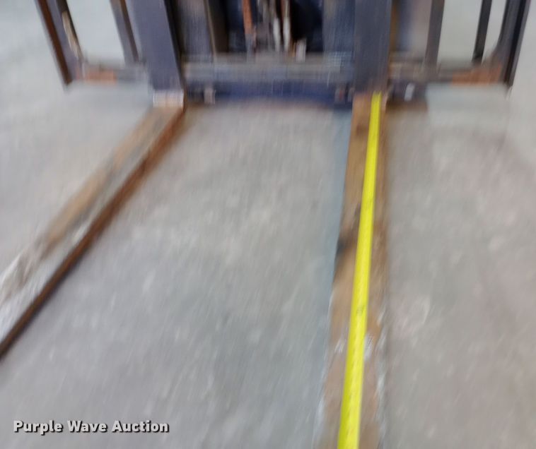 image for item DW0806 Toyota 8FGCU25 forklift