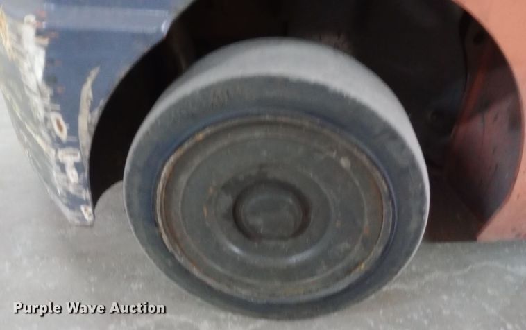 image for item DW0806 Toyota 8FGCU25 forklift