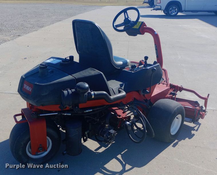 image for item DW0815 Toro  Greenmaster 3250D reel mower