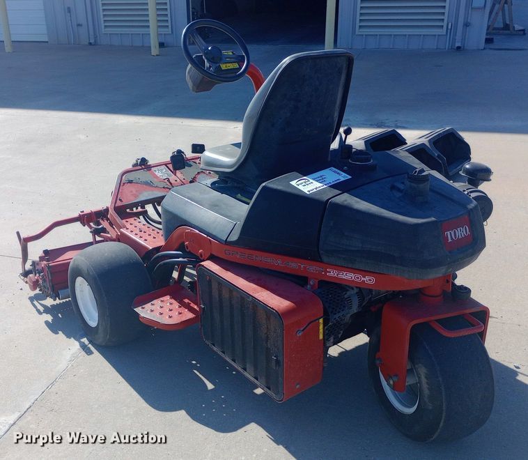 image for item DW0815 Toro  Greenmaster 3250D reel mower