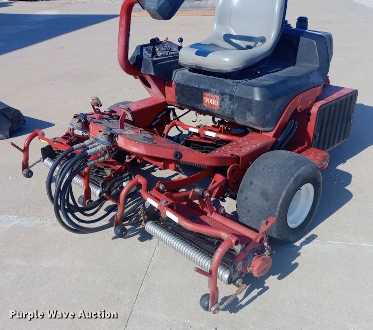 image for item DW0815 Toro  Greenmaster 3250D reel mower