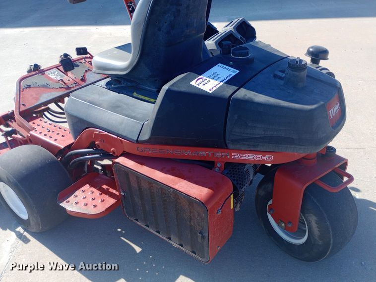 image for item DW0815 Toro  Greenmaster 3250D reel mower