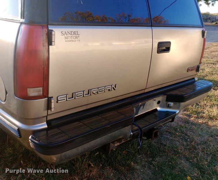 image for item DW0834 1998 GMC Suburban 2500  SUV