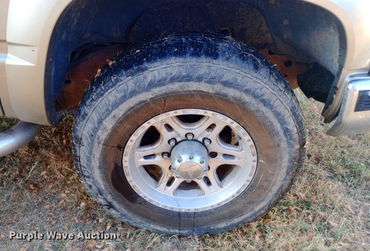 image for item DW0834 1998 GMC Suburban 2500  SUV