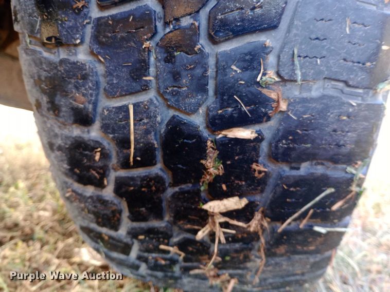 image for item DW0834 1998 GMC Suburban 2500  SUV