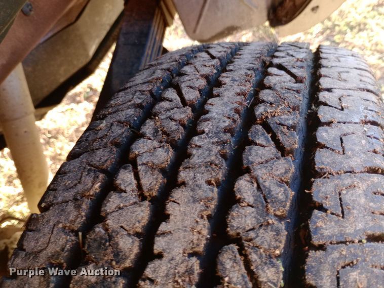 image for item DW0834 1998 GMC Suburban 2500  SUV