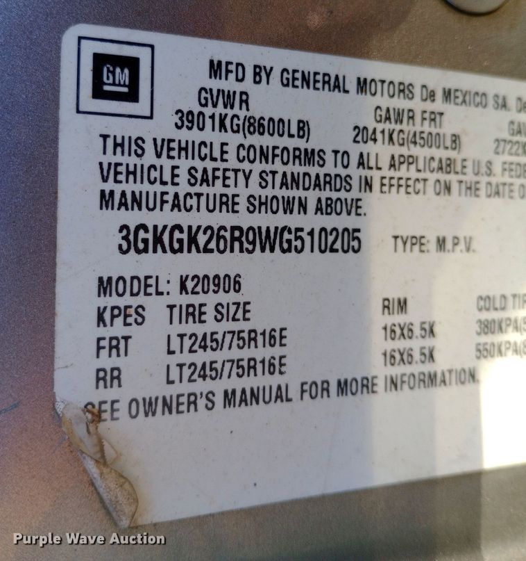 image for item DW0834 1998 GMC Suburban 2500  SUV