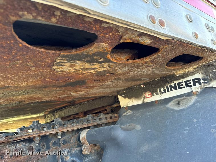 image for item DW2346 1992 Fruehauf FB8-NT2-45N dry van trailer