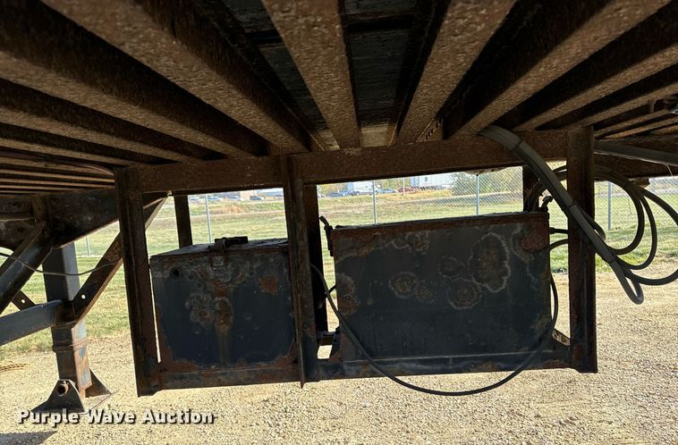 image for item DW2346 1992 Fruehauf FB8-NT2-45N dry van trailer