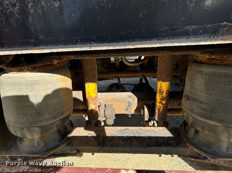 image for item DW2346 1992 Fruehauf FB8-NT2-45N dry van trailer