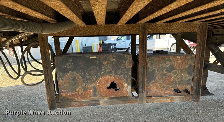 image for item DW2346 1992 Fruehauf FB8-NT2-45N dry van trailer