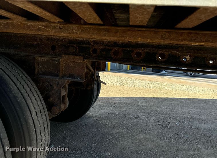 image for item DW2346 1992 Fruehauf FB8-NT2-45N dry van trailer