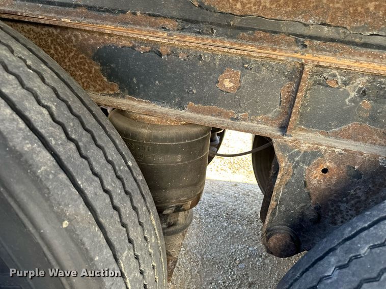 image for item DW2346 1992 Fruehauf FB8-NT2-45N dry van trailer