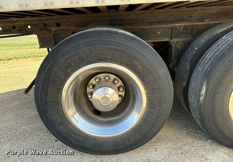 image for item DW2346 1992 Fruehauf FB8-NT2-45N dry van trailer