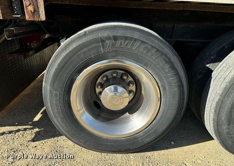 image for item DW2346 1992 Fruehauf FB8-NT2-45N dry van trailer