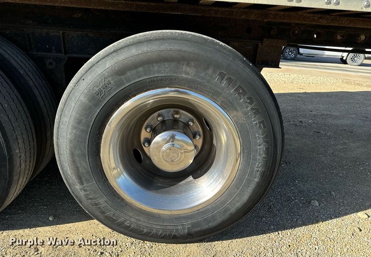 image for item DW2346 1992 Fruehauf FB8-NT2-45N dry van trailer