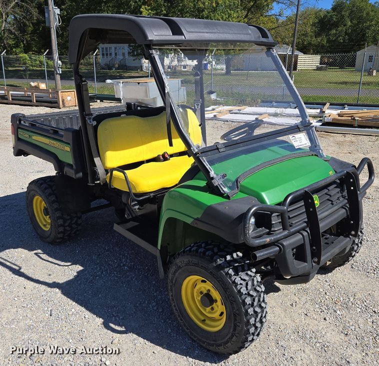 image for item DW2501 2013 John Deere 825 utility vehicle