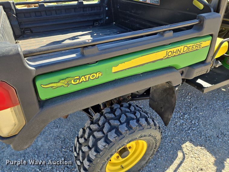 image for item DW2501 2013 John Deere 825 utility vehicle