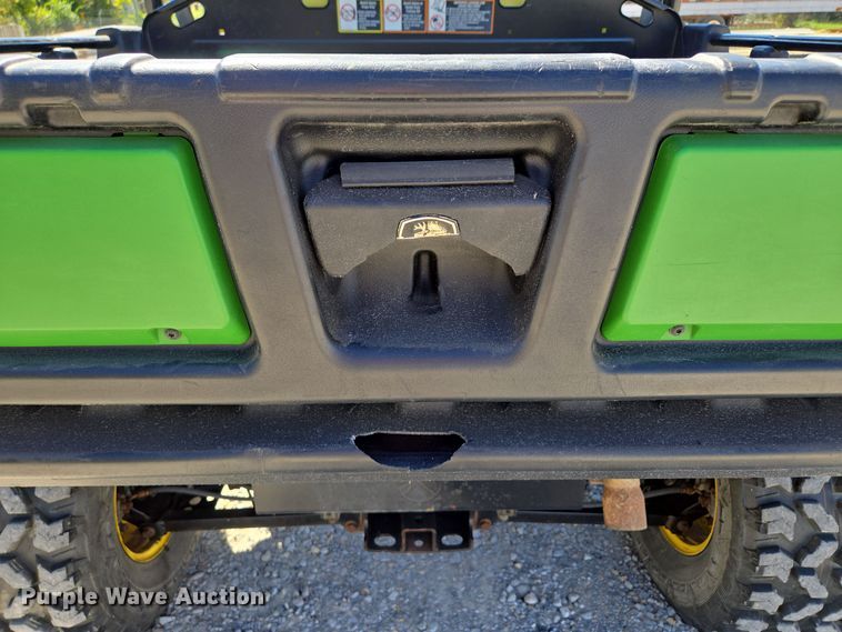 image for item DW2501 2013 John Deere 825 utility vehicle