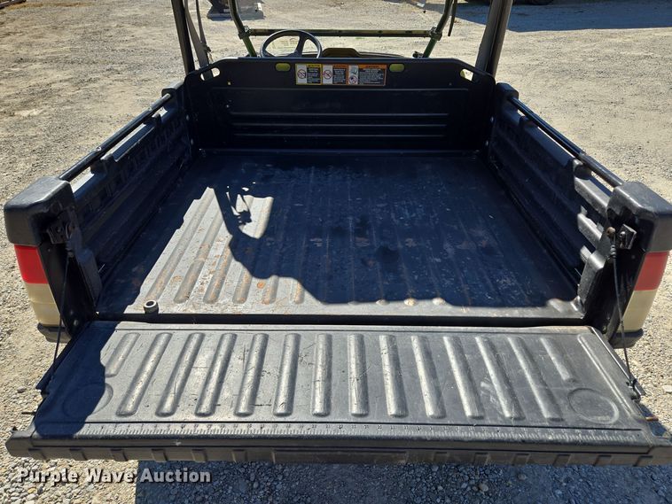 image for item DW2501 2013 John Deere 825 utility vehicle