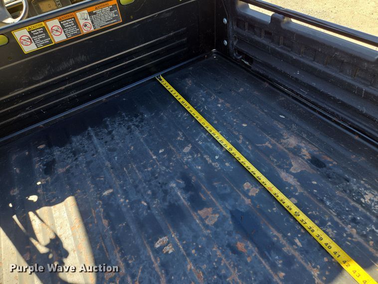 image for item DW2501 2013 John Deere 825 utility vehicle