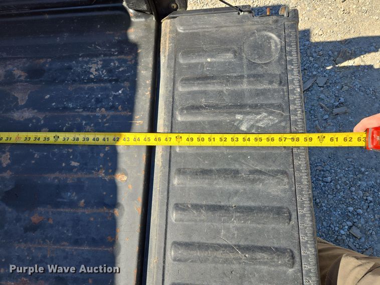 image for item DW2501 2013 John Deere 825 utility vehicle