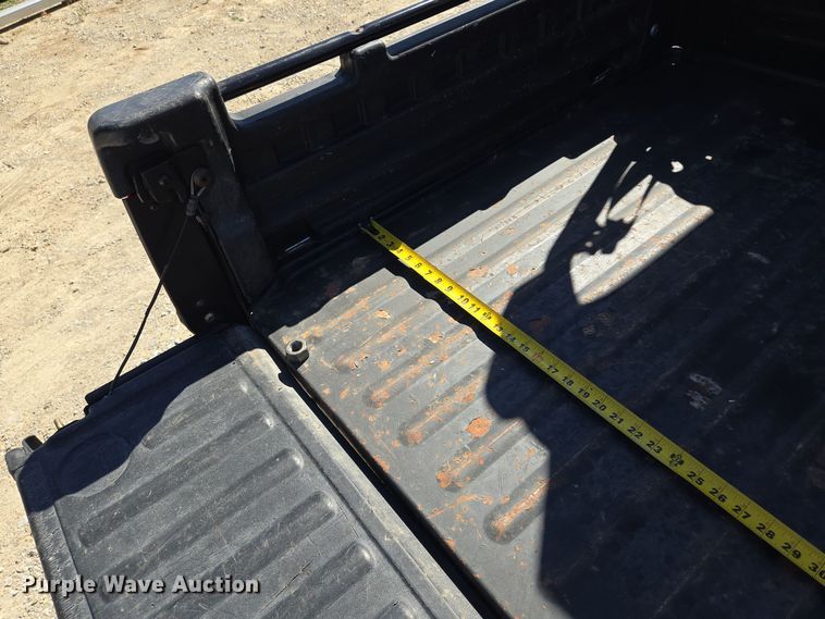 image for item DW2501 2013 John Deere 825 utility vehicle