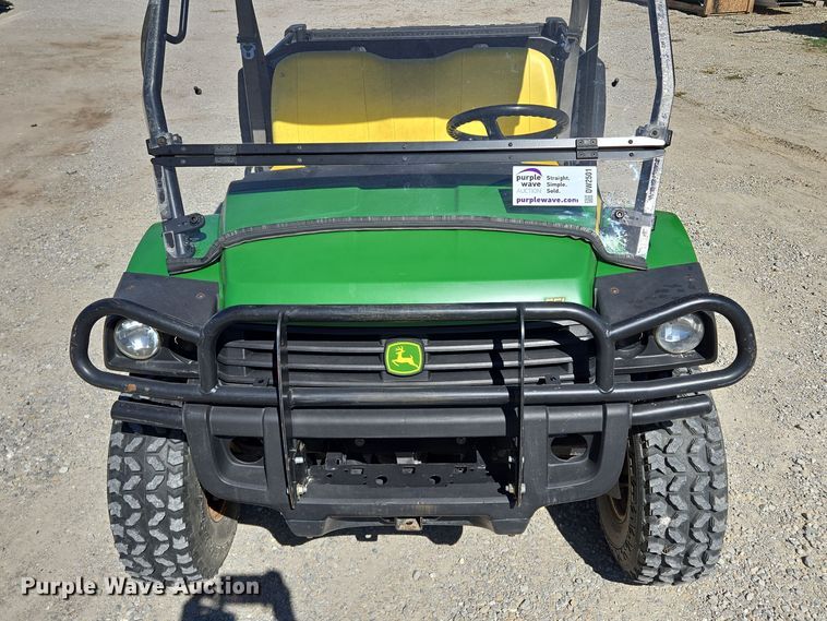 image for item DW2501 2013 John Deere 825 utility vehicle