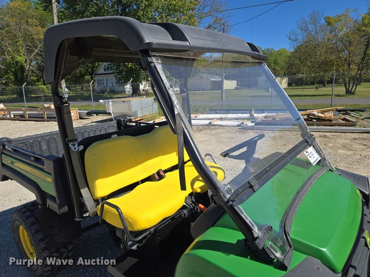 image for item DW2501 2013 John Deere 825 utility vehicle