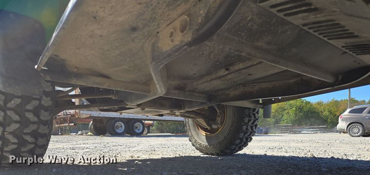 image for item DW2501 2013 John Deere 825 utility vehicle