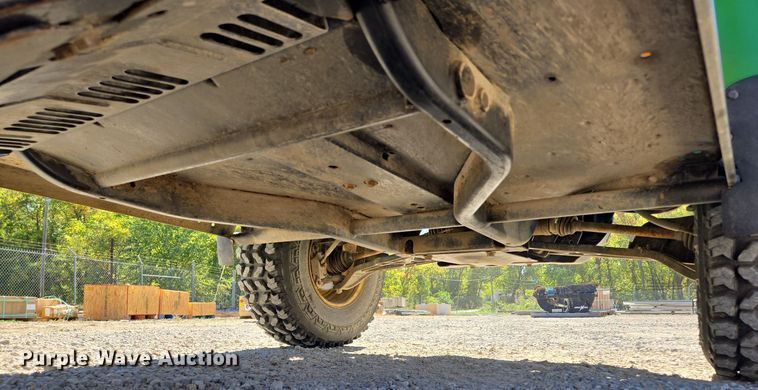 image for item DW2501 2013 John Deere 825 utility vehicle