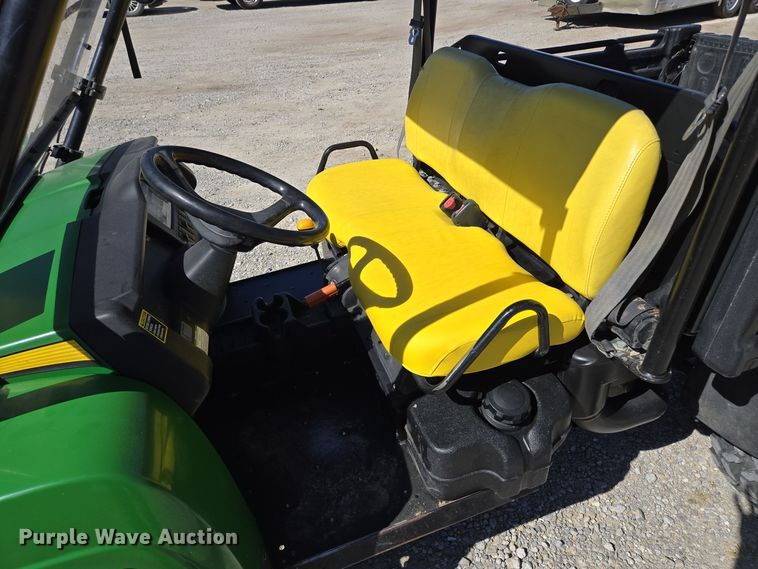 image for item DW2501 2013 John Deere 825 utility vehicle