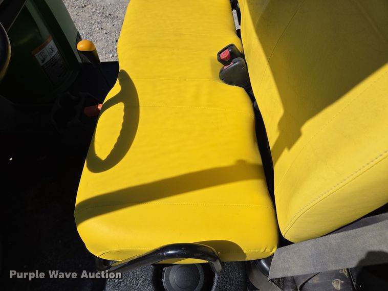 image for item DW2501 2013 John Deere 825 utility vehicle