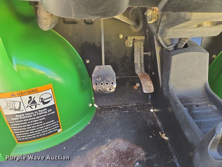 image for item DW2501 2013 John Deere 825 utility vehicle