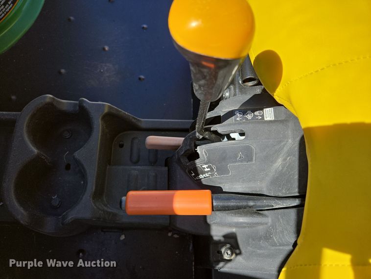 image for item DW2501 2013 John Deere 825 utility vehicle