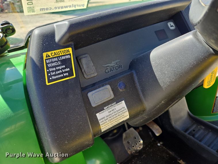image for item DW2501 2013 John Deere 825 utility vehicle