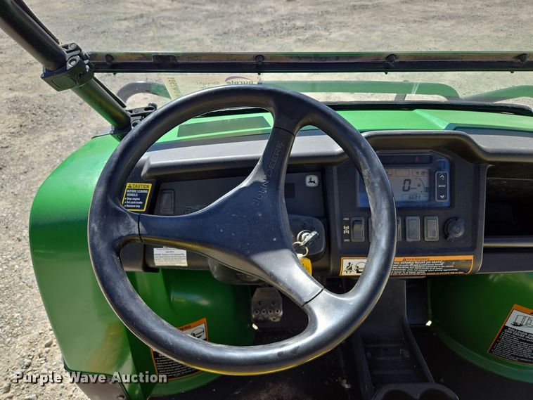 image for item DW2501 2013 John Deere 825 utility vehicle