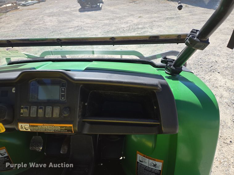 image for item DW2501 2013 John Deere 825 utility vehicle