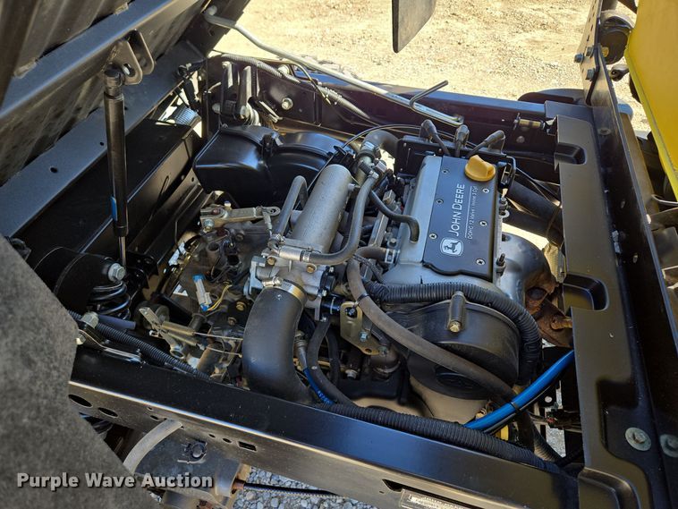 image for item DW2501 2013 John Deere 825 utility vehicle